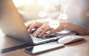 online live chat and customer experience examples