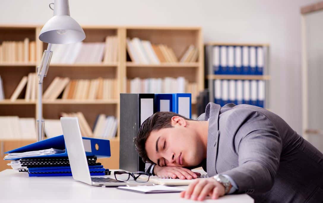 The 9-9-6 work schedule is a new workplace trend causing employee burnout and customer complaints. Learn why it’s a customer experience risk & smarter options to boost revenue and retention.